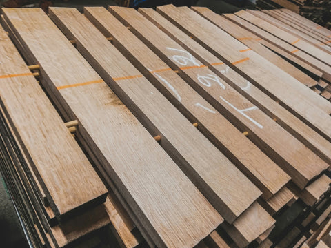 Solid Oak vs Veneer: How to Tell the Difference