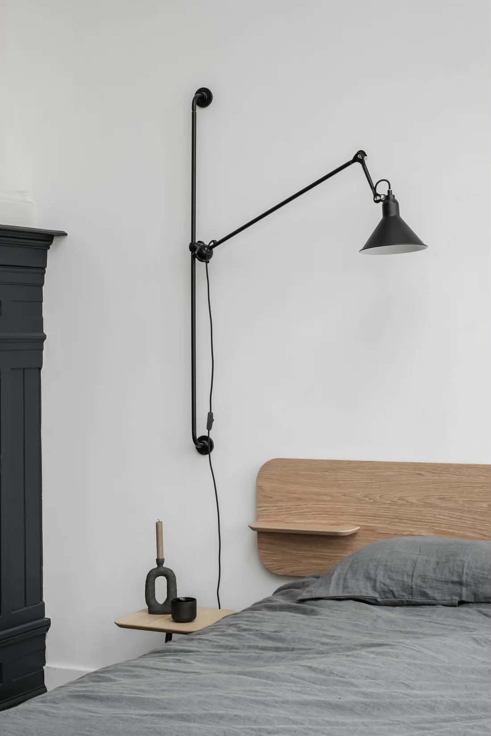 Oak wood wall-mounted headboard — solid oak, handcrafted by FUKUI (photo 2)